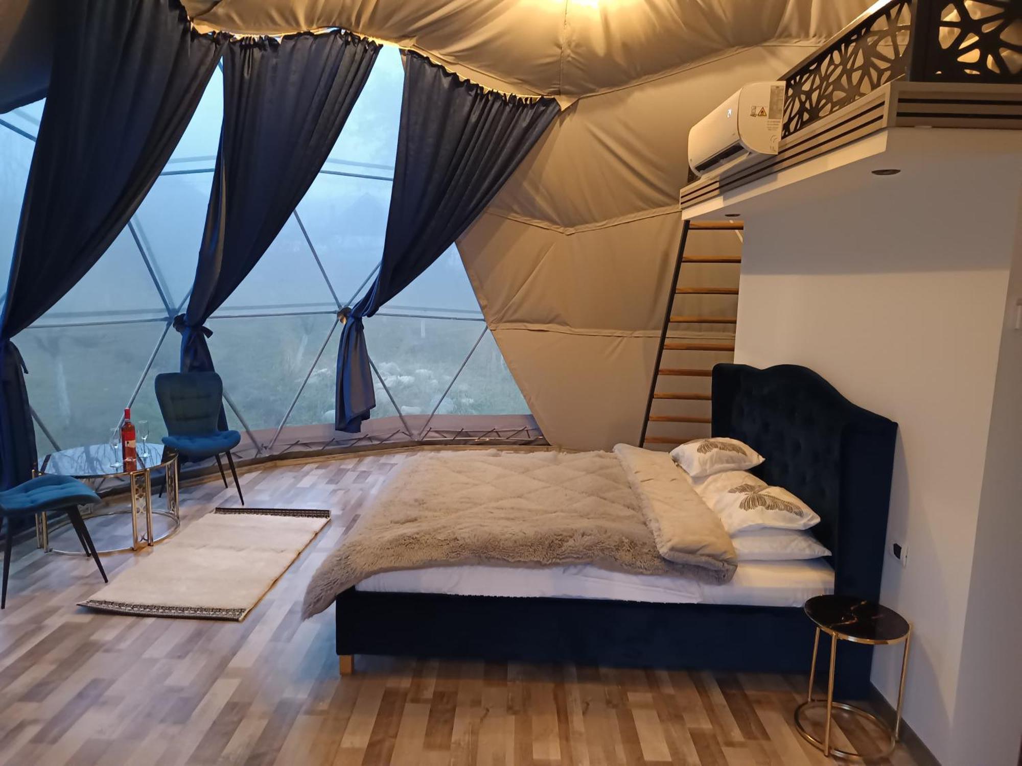 Hotel Sun Garden Glamping Domes Călimăneşti Exterior foto